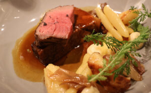 Rindersteak mit Schupfnudeln