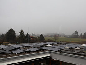 Photovoltaik-Paneele am Boom Firmendach in Leibnitz.