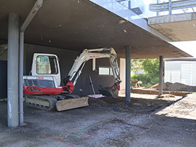 Baggerarbeiten zur Fundamenterstellung des Bürozubaus in Leibnitz.